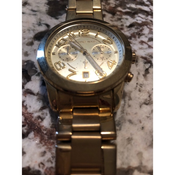 Michael Kors Watch - Picture 3 of 8